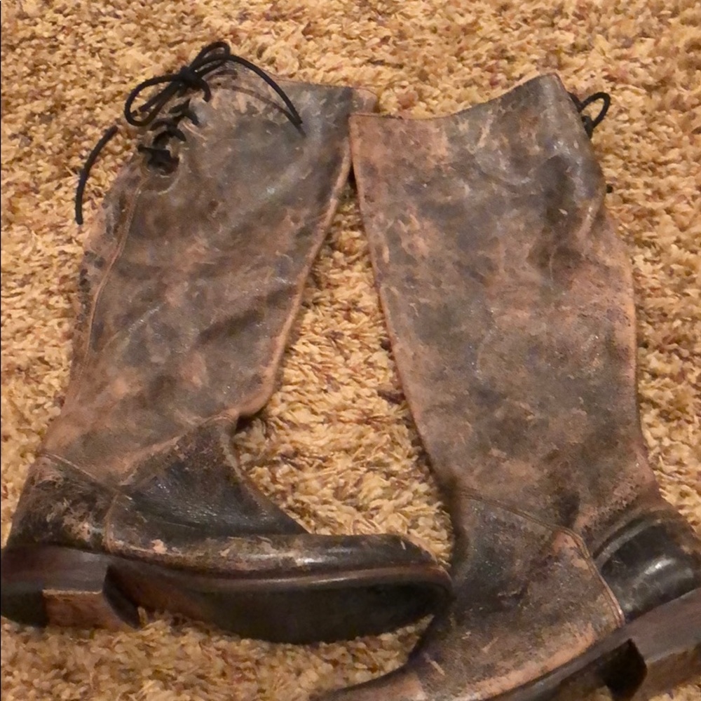 Beautiful authentic Bed Stu Boots